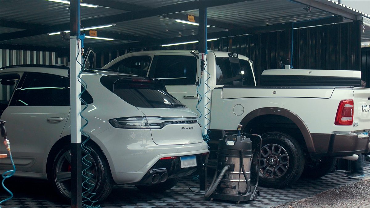 Espaço Arnold's — Porsche e Ram em detalhamento